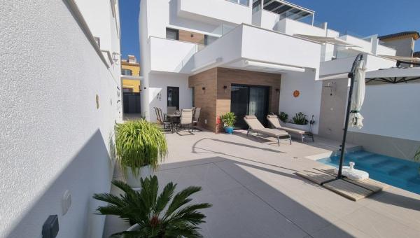 Casa o chalet independiente en Los Montesinos thumbnail 1