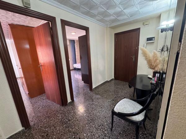 Venta de piso en Piso en Calle Cánovas del Castillo, 50, Carolinas Altas, Alicante / Alacant, Alicante / Alacant
photo 1