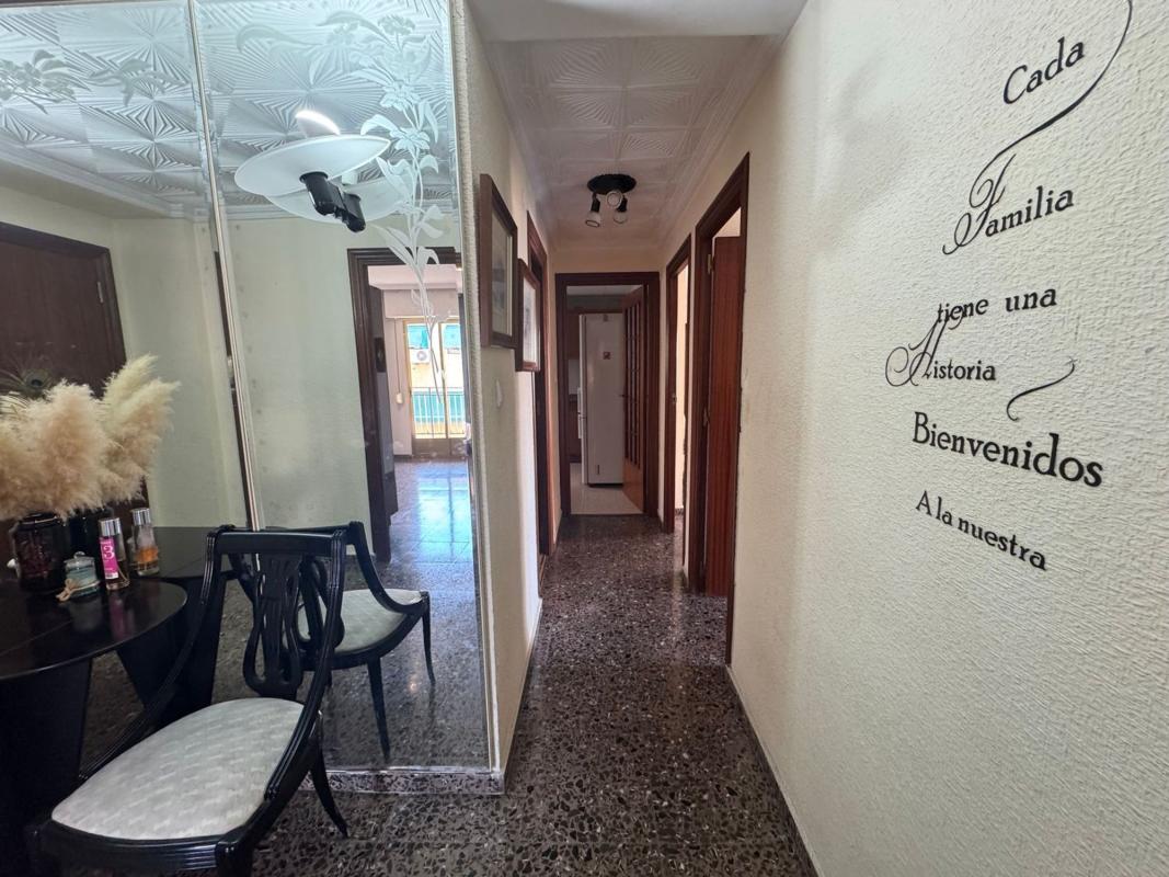 Продажа квартиры на Piso en Calle Cánovas del Castillo, 50, Carolinas Altas, Alicante / Alacant, Аликанте / Алакант
photo 3