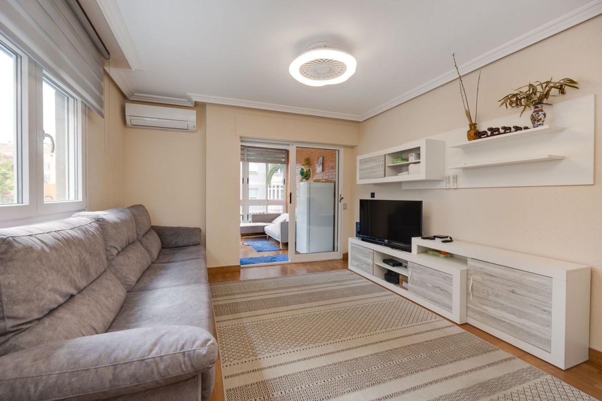 Sale of apartment in Piso en Calle Galeón, Avenida Habaneras - Curva de Palangre, Torrevieja, Torrevieja
 photo 4