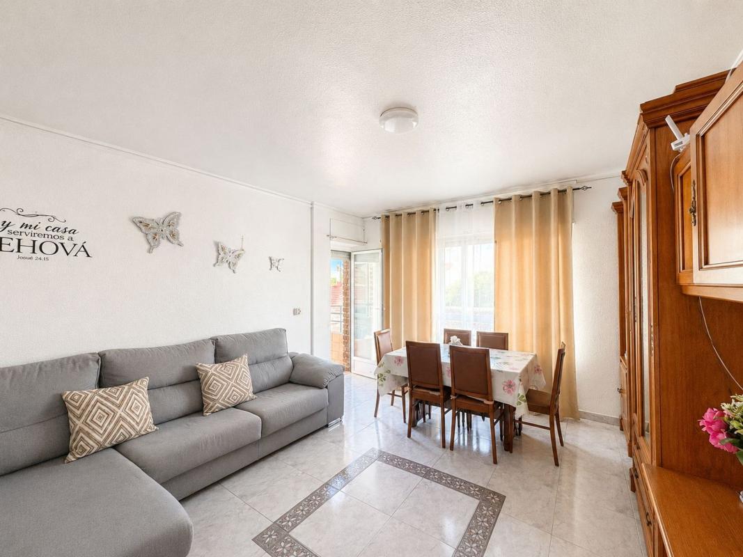 Sale of apartment in Piso en Calle Crevillent, Zona Pueblo, Guardamar del Segura, Guardamar del Segura
photo 1