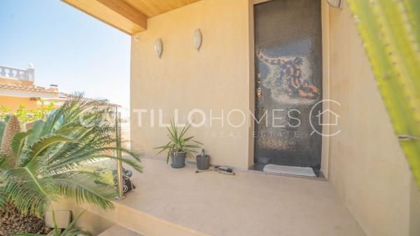 Частный шале на продаже в  Casa o chalet en Los Balcones - Los Altos del Edén, Torrevieja, Торревьеха photo 2