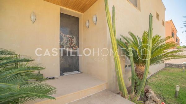 Частный шале на продаже в  Casa o chalet en Los Balcones - Los Altos del Edén, Torrevieja, Торревьеха photo 3