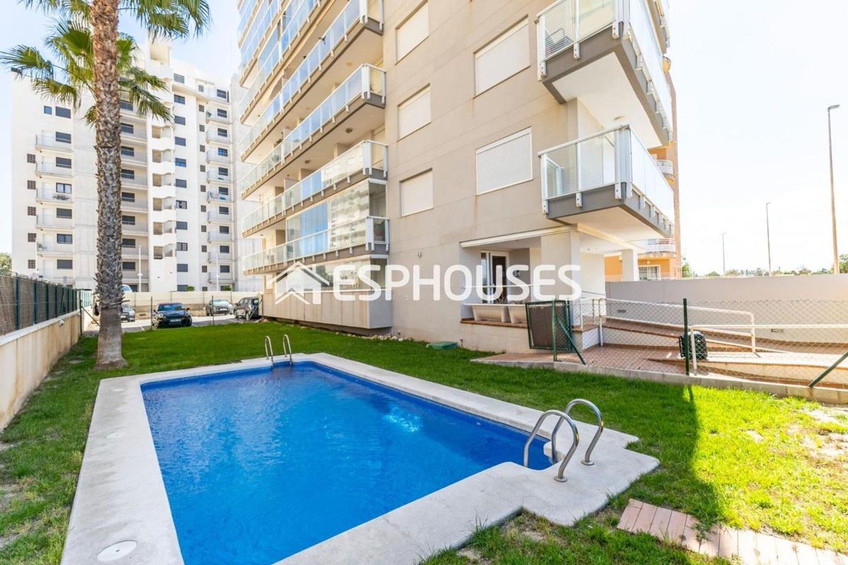 Sale of apartment in Piso en Puerto Deportivo, Guardamar del Segura, Guardamar del Segura
photo 2