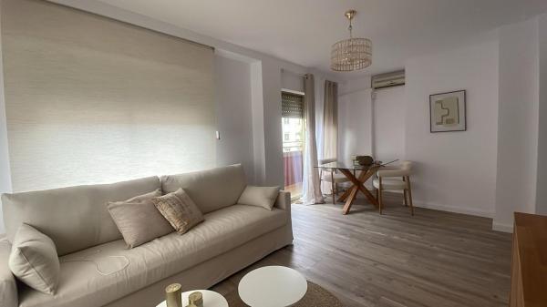 Venta de piso en Piso en Avenida d'Aguilera, 17, Benalúa, Alicante / Alacant, Alicante / Alacant
 photo 1