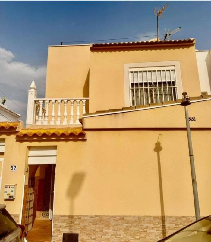 Venta de duplex en Dúplex en Calle Gabriela Mistral, Zona los Frutales, Torrevieja, Torrevieja photo 2