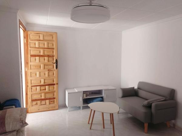 Casa o chalet independiente en Avenida Deva, 93, La Siesta - El Salado - Torreta, Torrevieja photo 4