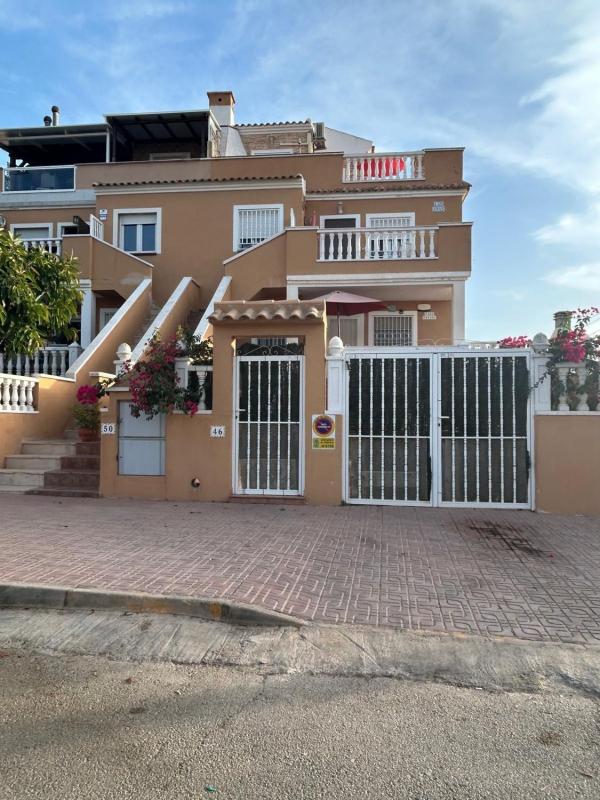 Venta de duplex en Dúplex en Urbanización Lago Mar Playa I, La Veleta, Torrevieja, Torrevieja photo 2