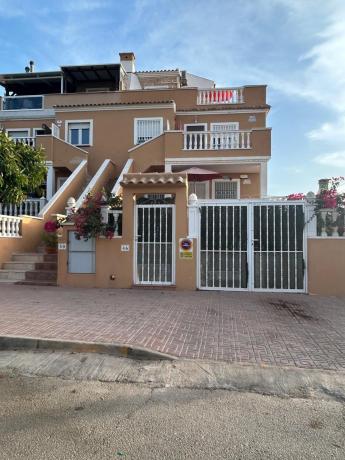 Duplex en venta en Dúplex en Urbanización Lago Mar Playa I, La Veleta, Torrevieja, Torrevieja thumbnail 2