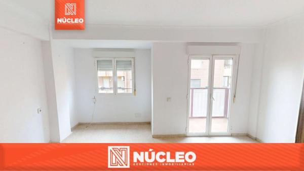 Venta de piso en Piso en Doscientos Los, Benalúa, Alicante / Alacant, Alicante / Alacant
 photo 1