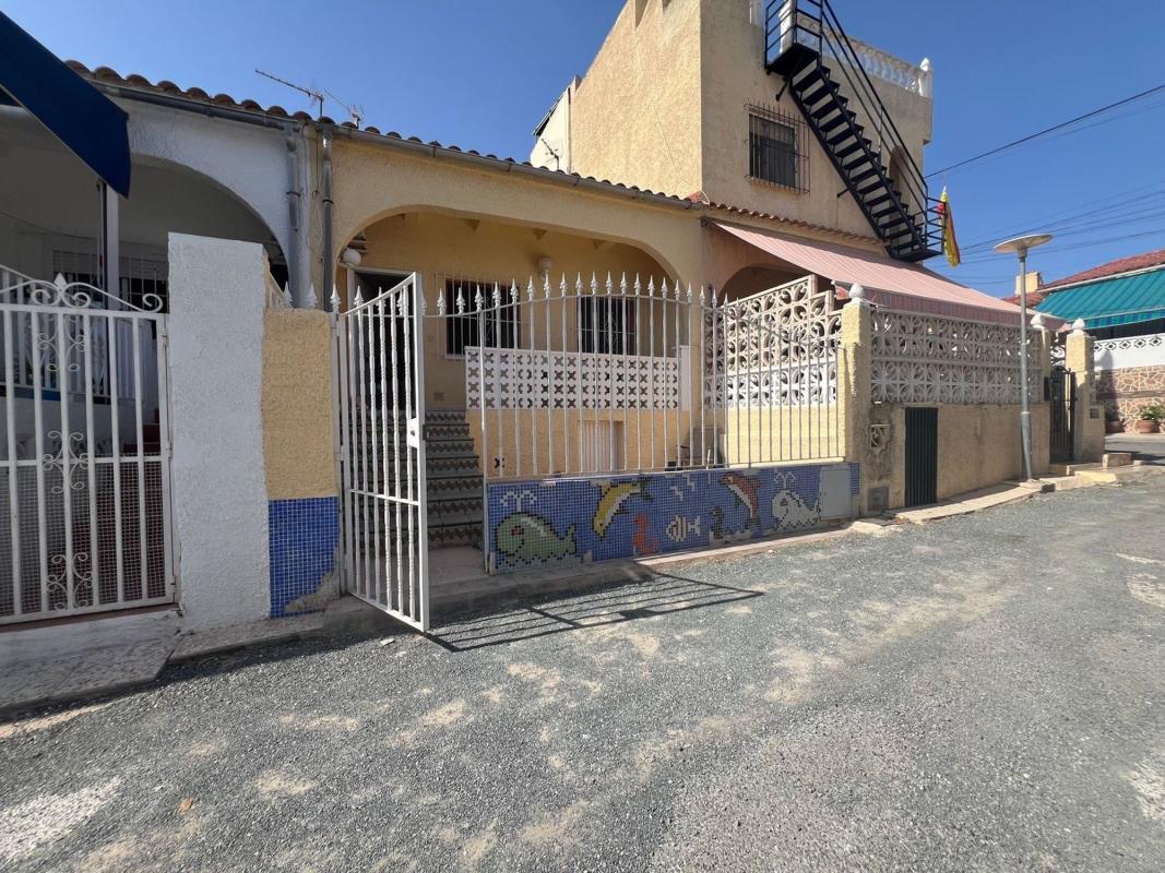 Sale of townhouse in Chalet adosado en Parque del Mundo, San Fulgencio , San Fulgencio photo 1