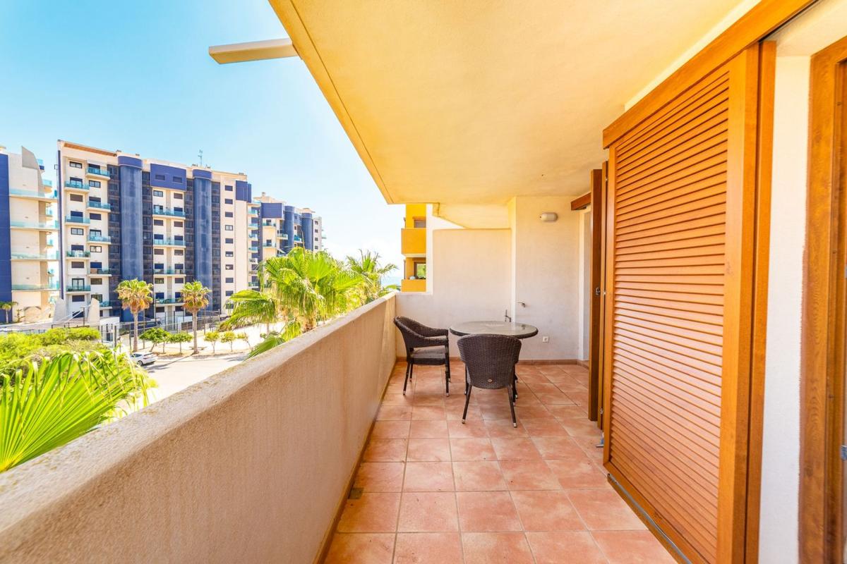 Venta de piso en Piso en Calle Mar de Fondo, Punta Prima, Torrevieja, Torrevieja
photo 4