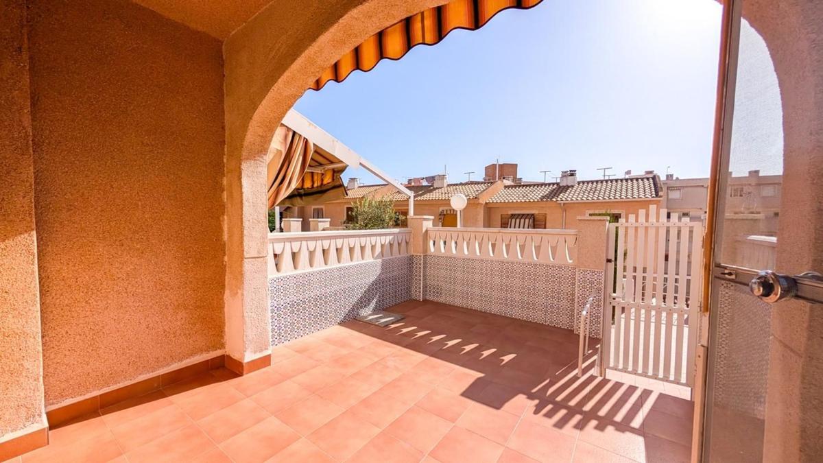 Venta de chalet adosado en  Chalet adosado en Calle Málaga, Arenales del Sol, Elche / Elx , Elche / Elx photo 5