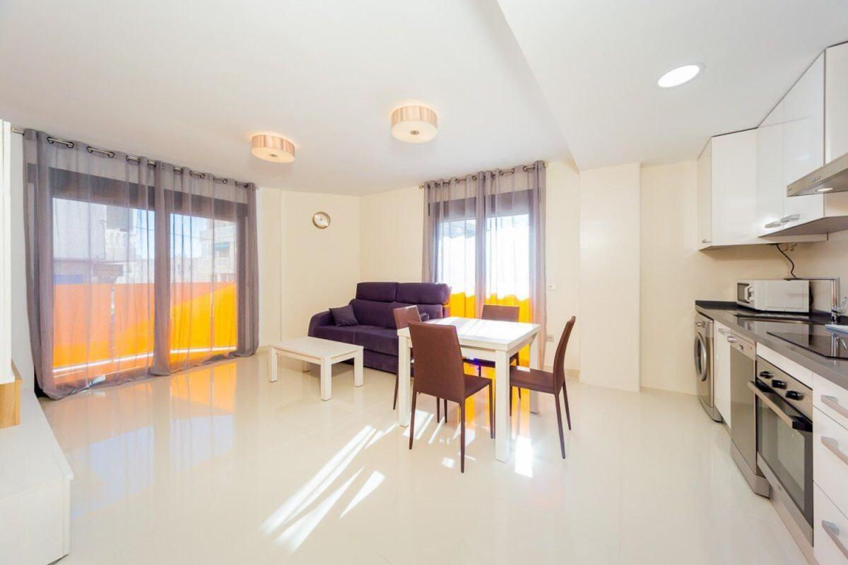 Продажа квартиры на Piso en Calle Manuel Galián, 13, Avenida Habaneras - Curva de Palangre, Torrevieja, Торревьеха
photo 3