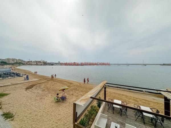 Sprzedaż mieszkania w Piso en Avenida Doctor Gregorio Marañón, Puerto Deportivo, Torrevieja, Torrevieja
photo 1