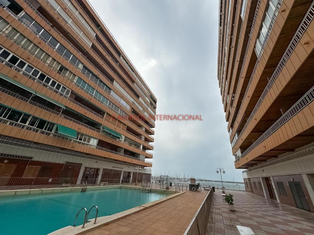 Venta de piso en Piso en Avenida Doctor Gregorio Marañón, Puerto Deportivo, Torrevieja, Torrevieja
 photo 5
