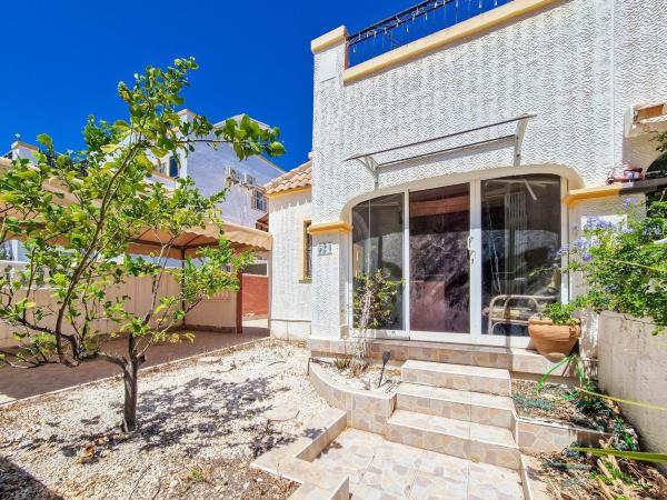 Chalet adosado en Calle Ruidera, Los Balcones - Los Altos del Edén, Torrevieja thumbnail 2