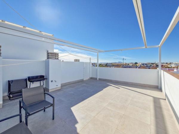 Venta de piso en Piso en Calle Oviedo, Zona Pueblo, Pilar de la Horadada, Pilar de la Horadada
thumbnail 2