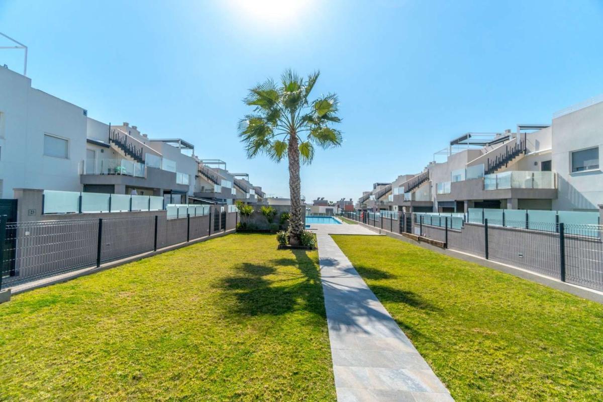 Продажа квартиры на Piso en Avenida Asociación Victimas del Terrorismo, Parque Acuático - Sector 25, Torrevieja, Торревьеха
photo 5