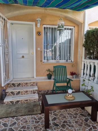 Duplex en venta en Dúplex en laguna verde manzana4, 46, Los Balcones - Los Altos del Edén, Torrevieja, Torrevieja photo 1