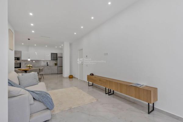 Продажа квартиры на Piso en Calle Gumersindo, 53, Las Piscinas Naturales, Torrevieja, Торревьеха
 photo 3