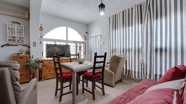 Частный шале на продаже в  Casa o chalet en San Fulgencio, Сан-Фульхенсио photo 4