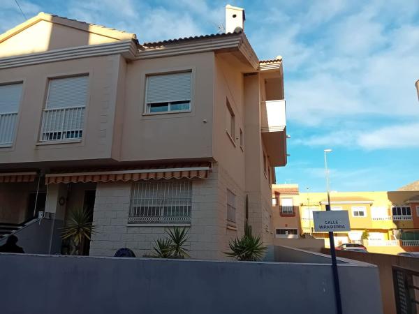 Chalet independiente en venta en Casa o chalet en Calle Mirasierra, Redovan, Redovan
thumbnail 2