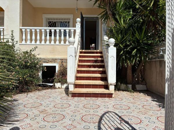 Casa o chalet independiente en Calle Golda Meir, 54, Benijofar photo 1