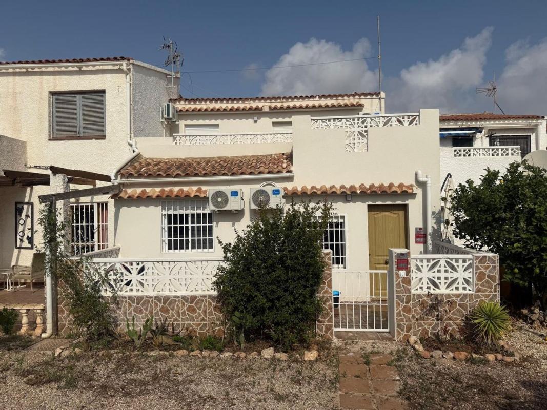 Продажа отдельного шале в Casa o chalet en La Siesta - El Salado - Torreta, Torrevieja, Торревьеха photo 3