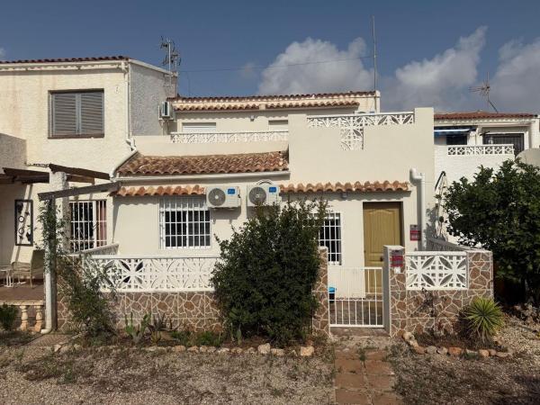 Chalet independiente en venta en Casa o chalet en La Siesta - El Salado - Torreta, Torrevieja, Torrevieja
 photo 3