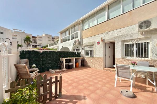 Chalet pareado en Cabo Cervera, Torrevieja photo 1