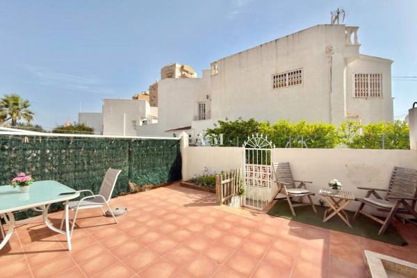 Chalet pareado en Cabo Cervera, Torrevieja photo 3