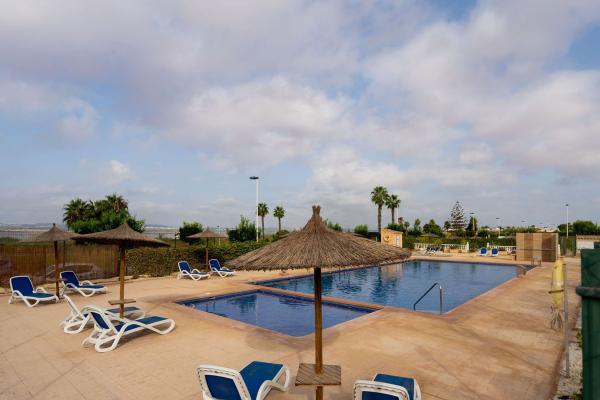 Chalet adosado en Calle de las Lavanderas, La Siesta - El Salado - Torreta, Torrevieja photo 1
