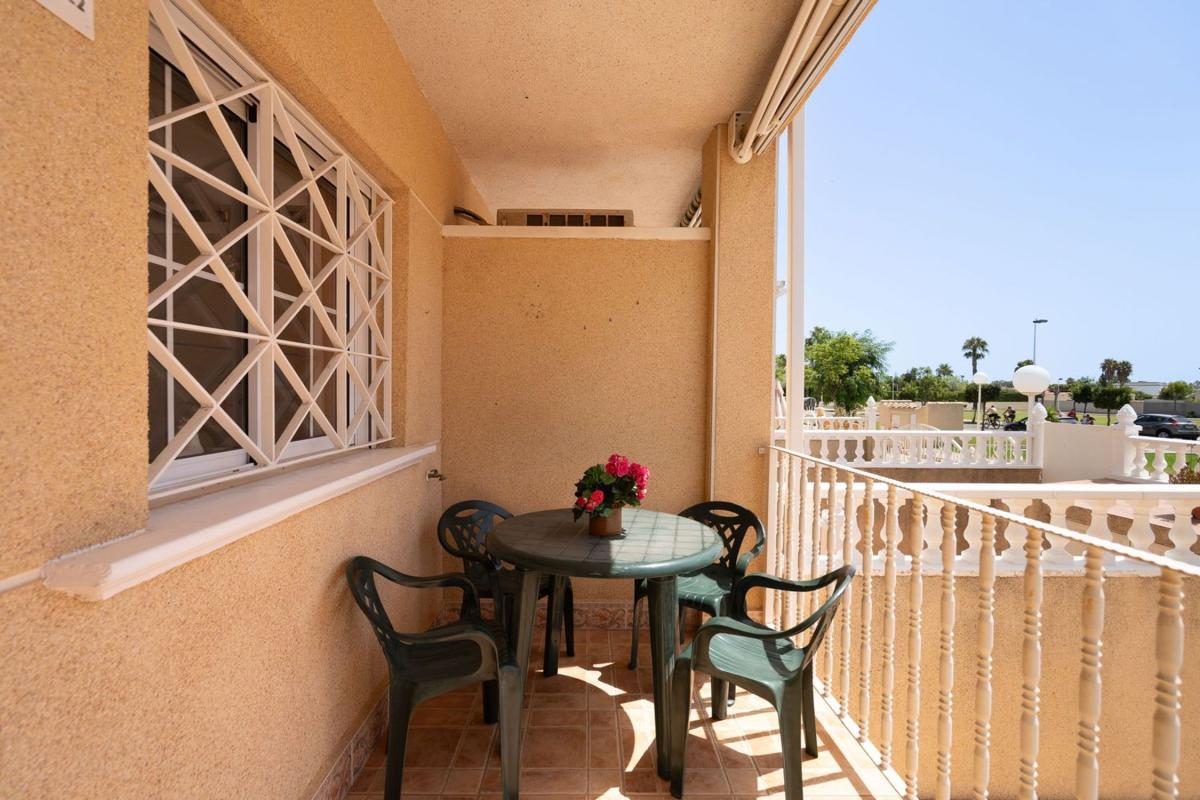 Sprzedaż szeregowego domku w Chalet adosado en Calle de las Lavanderas, La Siesta - El Salado - Torreta, Torrevieja , Torrevieja photo 4