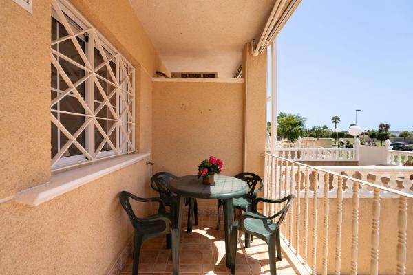 Chalet adosado en Calle de las Lavanderas, La Siesta - El Salado - Torreta, Torrevieja photo 4