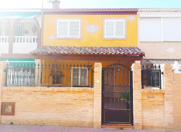 Chalet adosado en Calle Maestro Quino, Playa de los Náufragos, Torrevieja thumbnail 2