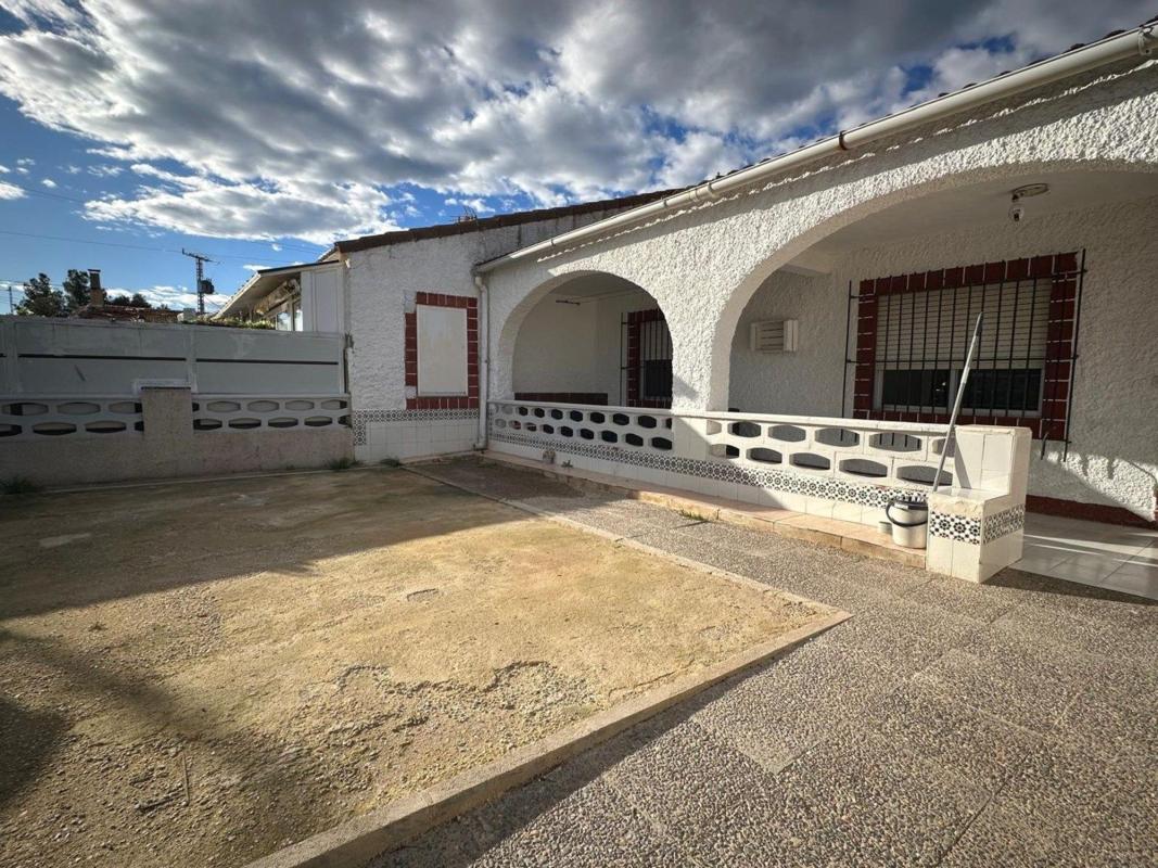 Sprzedaż szeregowego domku w Chalet adosado en Avenida de la Luz, Monte Zenia, Orihuela , Orihuela photo 1