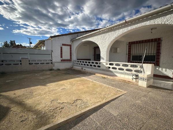Chalet adosado en Avenida de la Luz, Monte Zenia, Orihuela photo 1