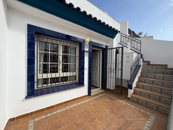 Chalet independiente en venta en Casa o chalet en Villamartín, Orihuela, Orihuela
 photo 2