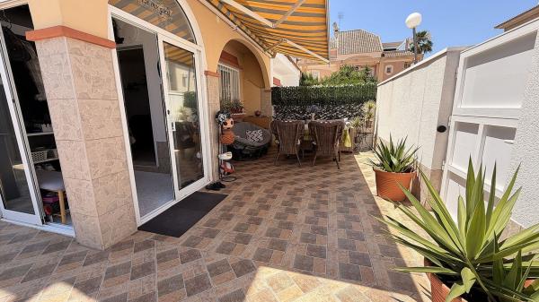 Chalet adosado en Calle Osa Mayor, La Florida, Orihuela thumbnail 1