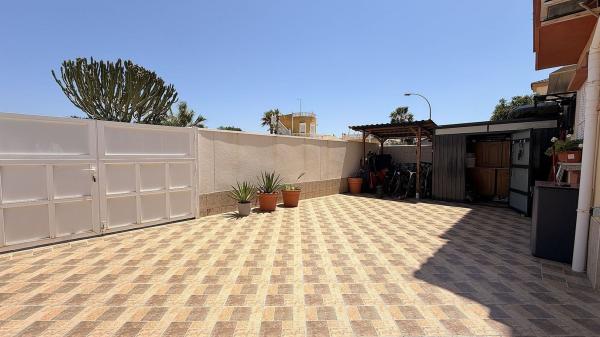 Chalet adosado en Calle Osa Mayor, La Florida, Orihuela thumbnail 2