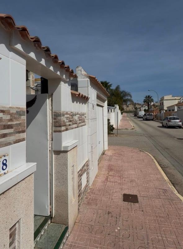 Sprzedaż szeregowego domku w Chalet adosado en Calle Júpiter, 118, La Florida, Orihuela , Orihuela photo 4
