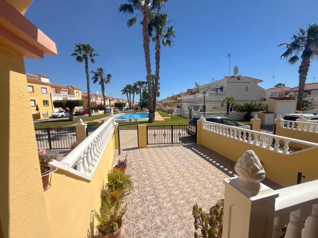Sprzedaż szeregowego domku w Chalet adosado en Calle Talco, La Regia, Orihuela , Orihuela photo 3
