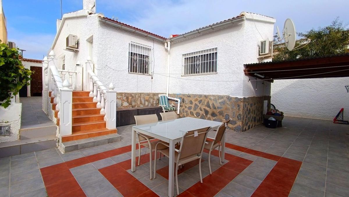 Продажа отдельного шале в  Casa o chalet en San Fulgencio, Сан-Фульхенсио photo 2