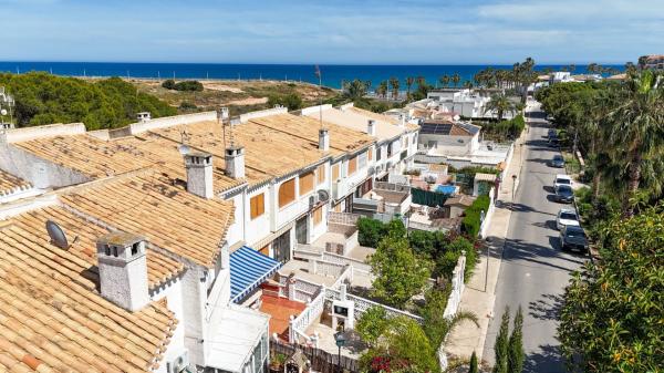 Chalet adosado en Calle Jazmines, Playa Flamenca, Orihuela thumbnail 1