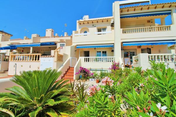 Chalet adosado en Calle San Francisco, La Zenia, Orihuela photo 1