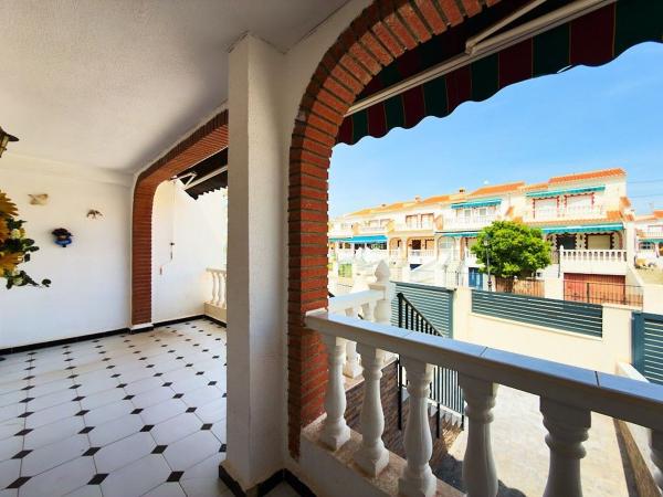 Chalet independiente en venta en Casa o chalet en La Siesta - El Salado - Torreta, Torrevieja, Torrevieja
 photo 2