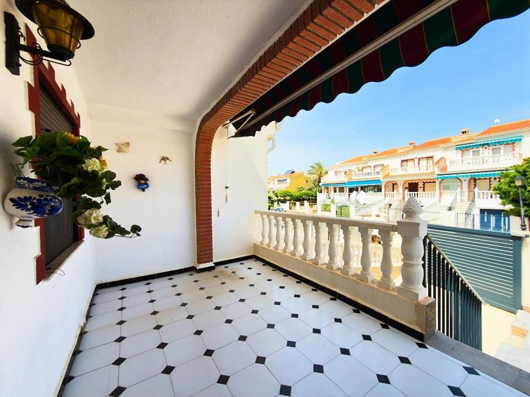 Sprzedaż niezależnego domku jednorodzinnego w Casa o chalet en La Siesta - El Salado - Torreta, Torrevieja, Torrevieja photo 3