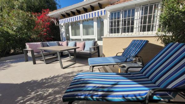 Chalet adosado en Avenida Río Llobregat, Mil Palmeras, Pilar de la Horadada photo 3