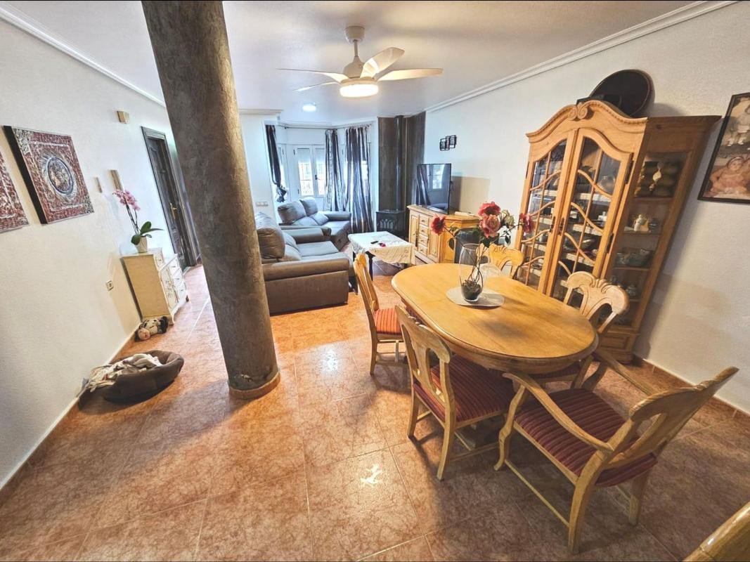 Продажа таунхауса в Chalet adosado en Calle Ramón y Cajal, Dolores , Долорес photo 2
